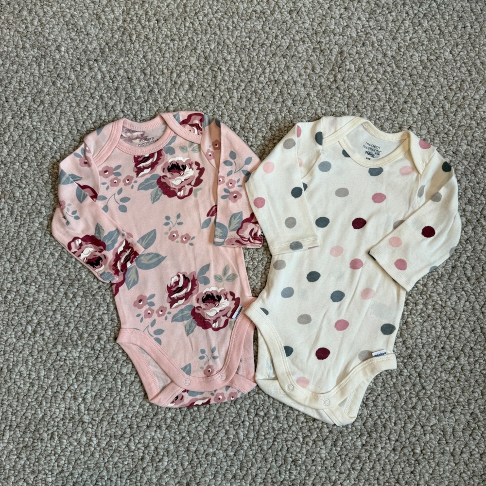 Modern Moments by Gerber Baby Girls 2PK Bodysuits Floral Dot Size 3-6 Months